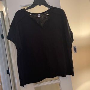 Old navy black tshirt